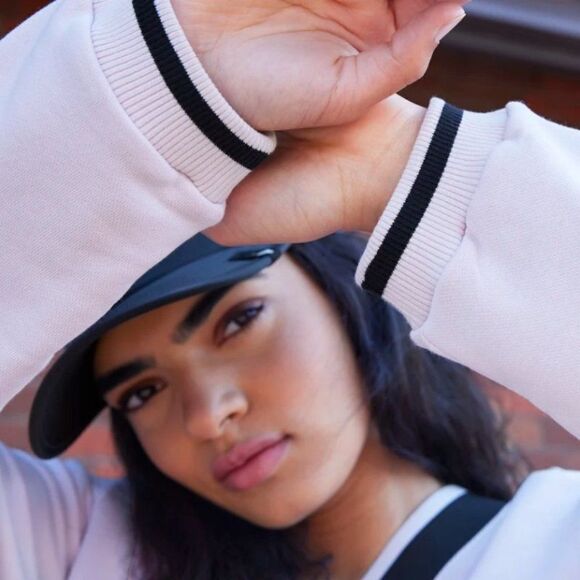 ADIDAS CROPPED V-NECK SWEATSHIRT IN ALMOST PINK - SIZE XS - Picture 4 of 10